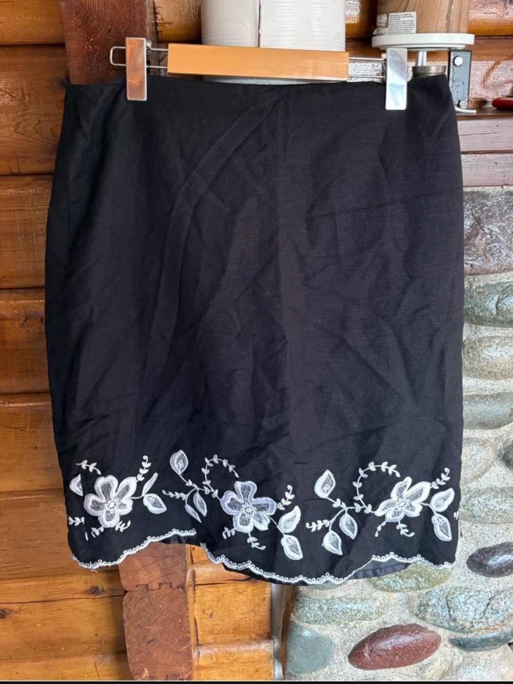 Larry Levine Black Linen Blend Embroidered Floral Skirt Size 12